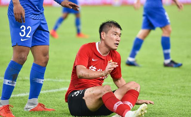包含鲁能战术调整得当，展现出强大实力的词条